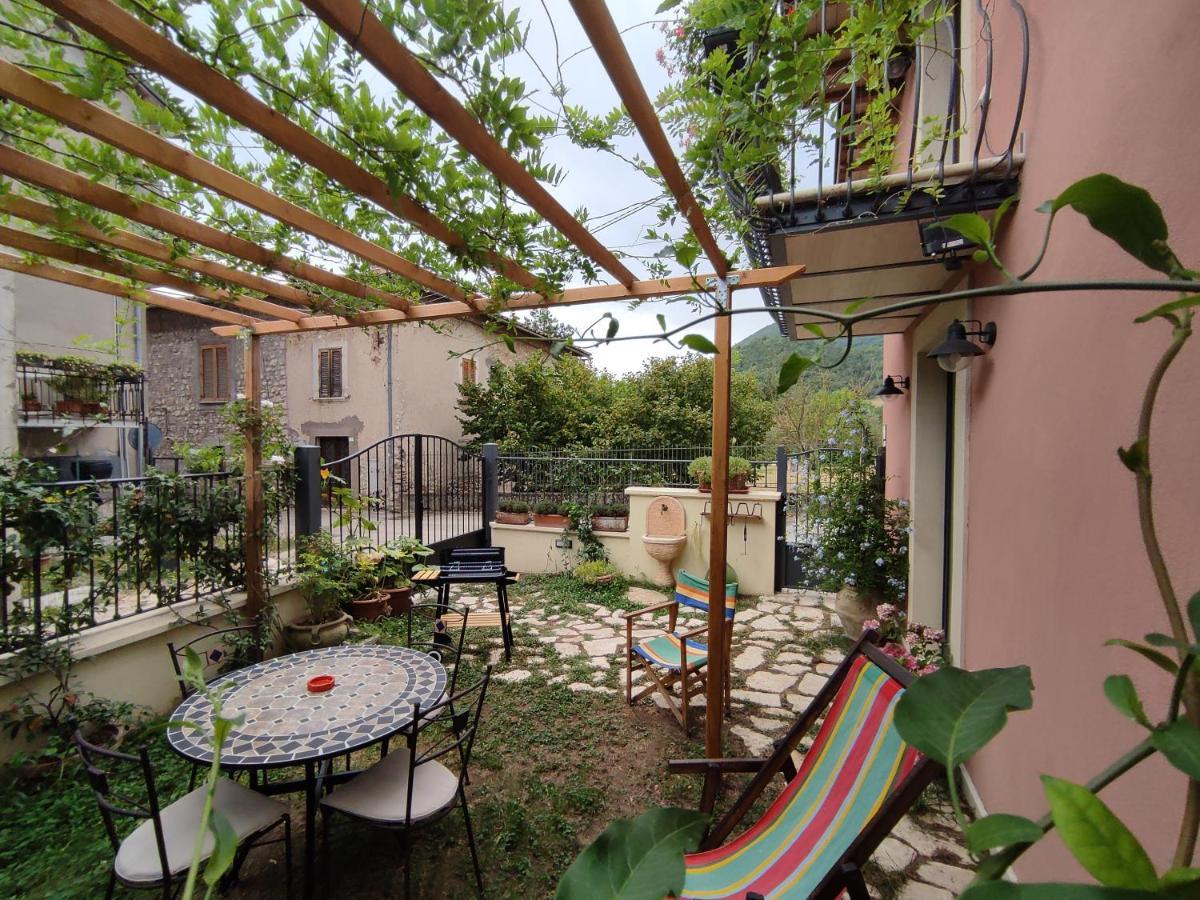 Вилла La Bottega Del Fabbro Affitto Breve Contigliano Экстерьер фото