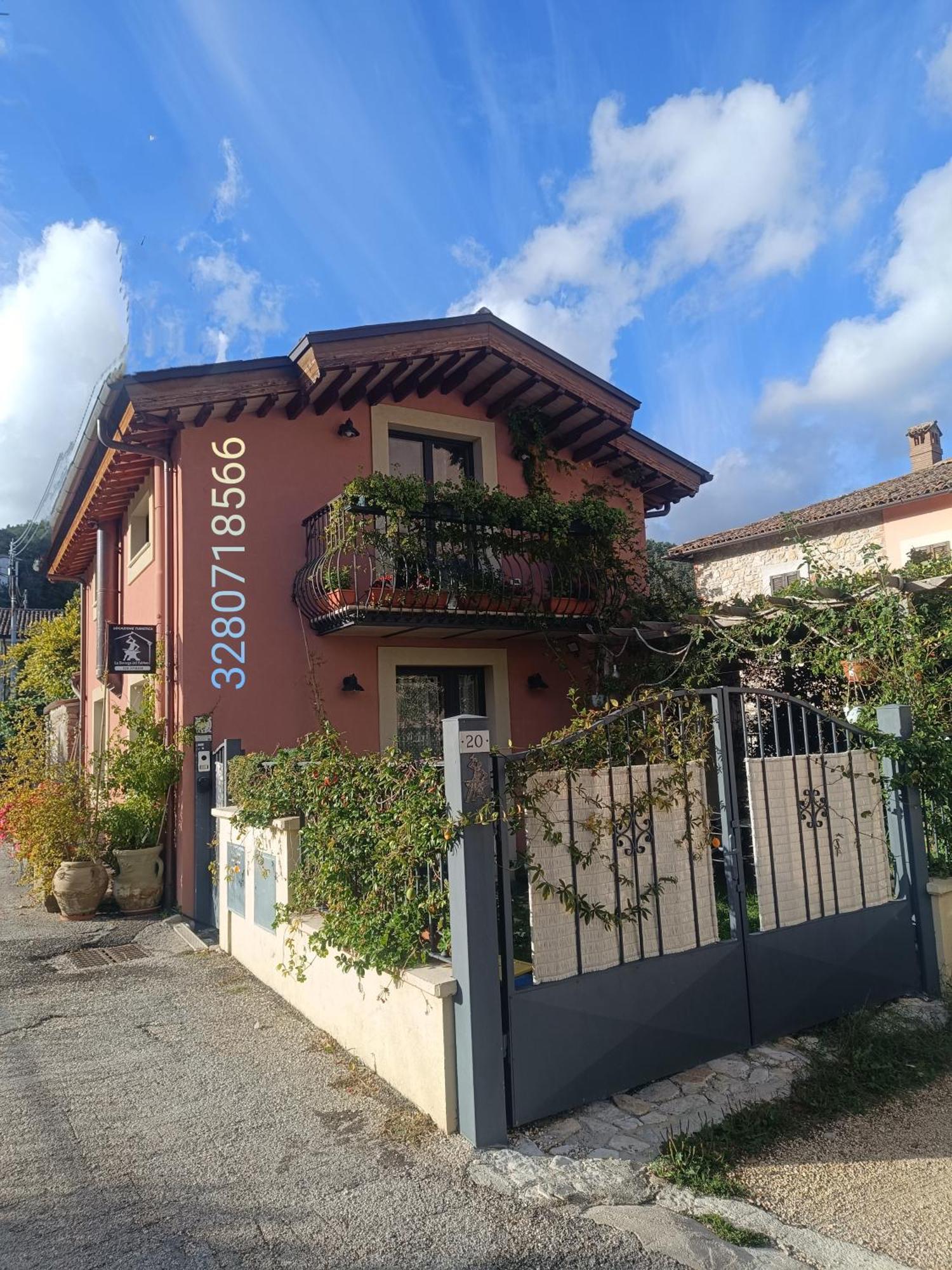 Вилла La Bottega Del Fabbro Affitto Breve Contigliano Экстерьер фото